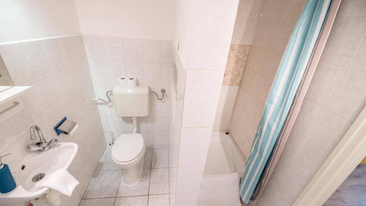 Central Quiet Studio B&B, Airport Connection 布达佩斯 外观 照片